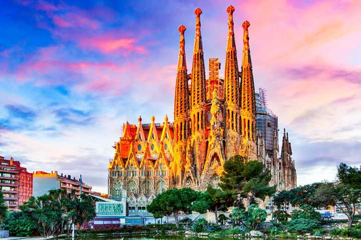 Parents Allegedly Abandon 10-Year-Old Son in Barcelona Airport After He’s Refused Boarding