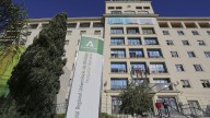 Dan positivo cinco profesionales del hospital Regional de Málaga que atendieron a un paciente con tuberculosis