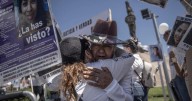 Miles marchan y exigen en México frenar la desaparición forzada: "Cada día hay más desaparecidos"