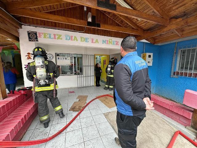 Evacuan jardín infantil de San Fernando por emanación de gases de ácido sulfhídrico