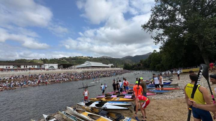 Así se vivió a pie de río el momento más emotivo del Sella: miles de voces entonan el "Asturias Patria Querida"