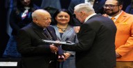 Reconocen a Juan José Manuel Velasco con la Presea Cardenal Alberto Suárez Inda