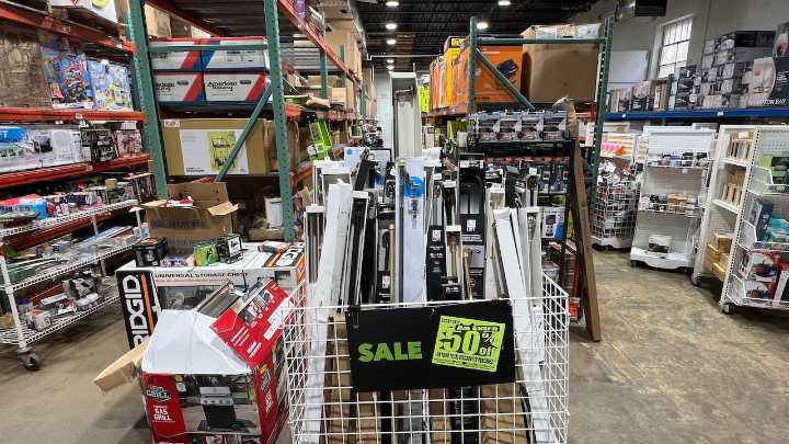 New Dauphin County discount store housed in a 13,000