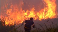 Gobierno y PP se echan a la cara la falta de inversión contra el fuego en plena emergencia