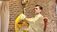 Obliga gobierno de EU a sacerdote mexicano de la Diócesis de Laredo a salir del país