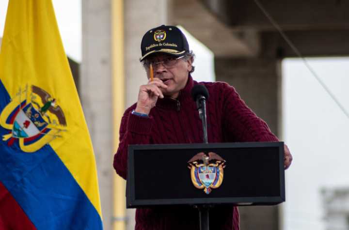 Ordenan a Petro retractarse por acusaciones a fiscal Mario Burgos
