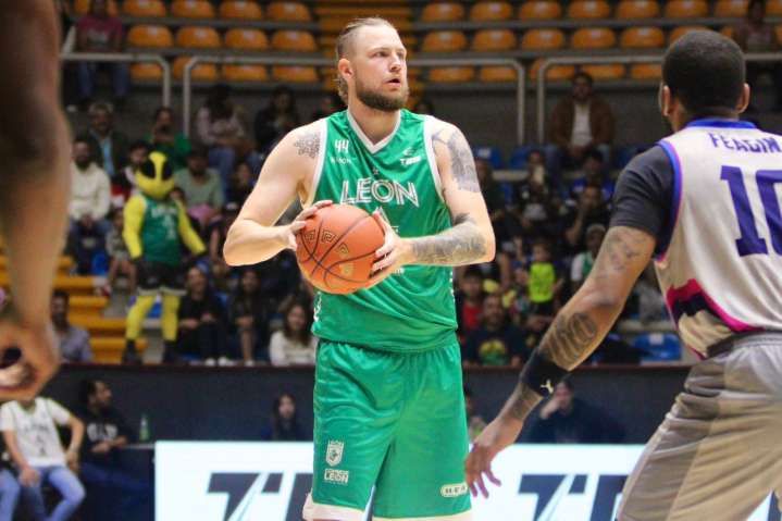 Abejas de León pelean hasta el final en derrota ante Fresnillo