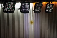 En máximos de abril. La política y las dudas sobre la economía presionan sobre el riesgo país