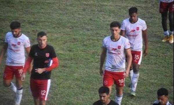 Cambaceres perdió y no hace pie en la Primera C