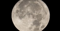 Tutorial: How to photograph a full moon with Andrew Whitaker