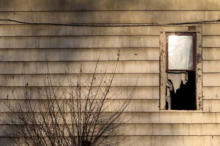 Cleveland tries new approach to speed up long-delayed home repairs, lead removal