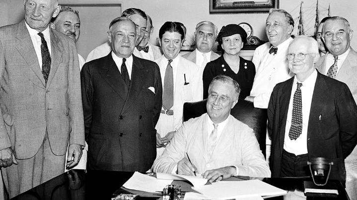 Social Security's 90th anniversary is marked by funding threats and privatization talk