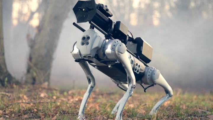 Hong Kong enfrenta al virus chikungunya con un ejército de drones y perros robot