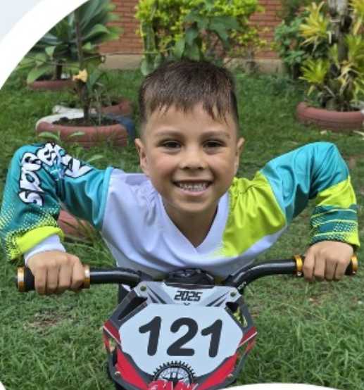 El niño de 5 años que brilla en el BMX