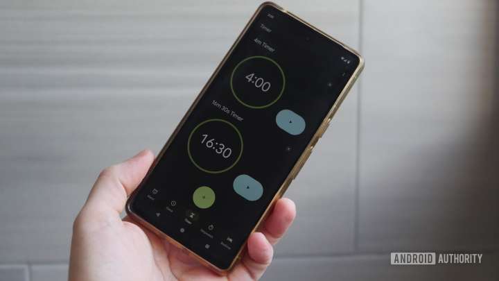 Google’s Expressive Clock redesign is already ticking people off (Update: Google response)