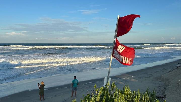 Hurricane Erin churns up dangerous waves and closes beaches along US East Coast