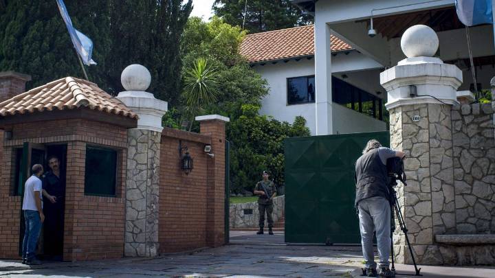 Milei cenó con diputados aliados para garantizar el veto al aumento a jubilados La comida se concretó en Olivos. El Presidente busca los 86 votos que necesita para confirmar su rechazo a ambas leyes. 