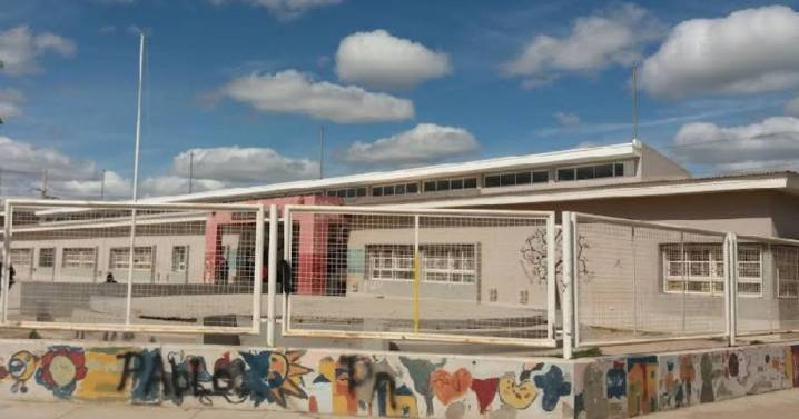 Vandalismo en la Escuela Nº 366 de Cipolletti: dos noches seguidas de vidrios rotos y daños