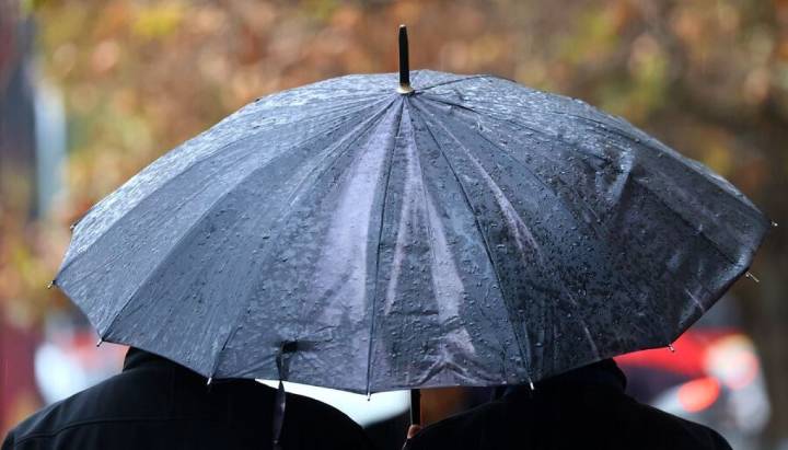 Lluvia en Santiago este viernes: ¿a qué hora empieza?