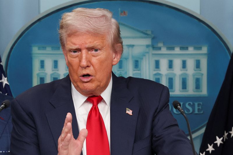 Trump says Ukraine, Russia will have to swap some land for peace