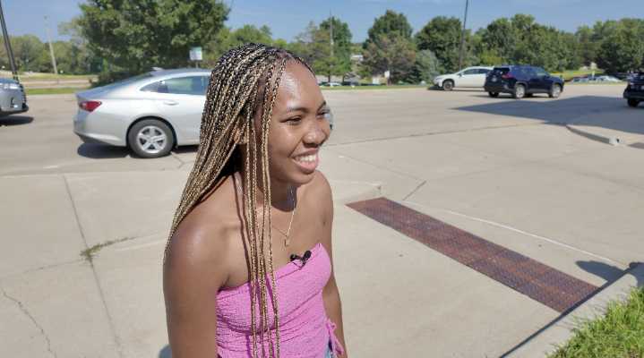 'It was pretty daunting': Recent KU graduate talks job market amid higher unemployment rates