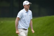 Russell Henley birdies last 3 holes for a 61 to lead Tour Championship over Scheffler