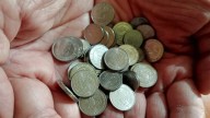 ¿Adiós a las monedas de 50 centavos? Por qué cada vez las vemos menos en circulación