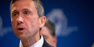 DNC begins summer meeting with virtue-signaling stunt in Minneapolis