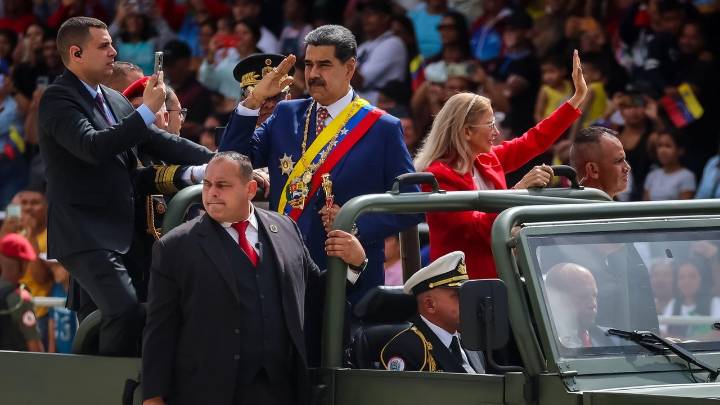 "Tiene un impacto dentro de los militares porque Maduro se mantiene por ellos": Alejandro Hernández analiza la repercusión que tiene en el régimen el despliegue militar en el Caribe