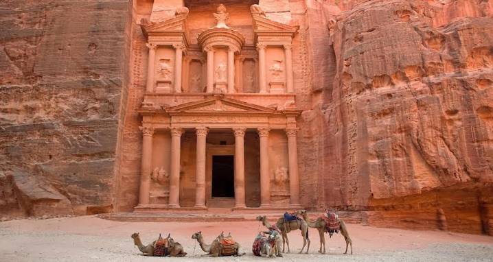 44 Must-See Ancient Ruins From Around The World