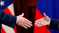 Cumbre en Alaska: Trump y Putin se reúnen en una base militar para buscar una salida a la guerra en Ucrania