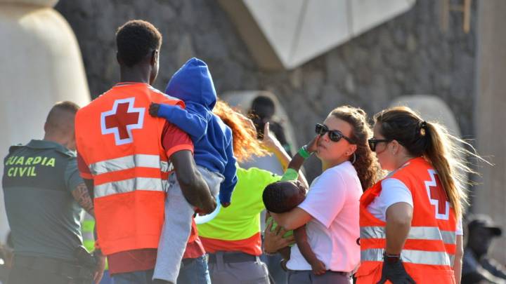 Los primeros traslados de menores migrantes de Canarias a la península comenzarán este lunes