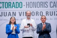 Las universidades son espacios de supervivencia del conocimiento humano: Juan Villoro