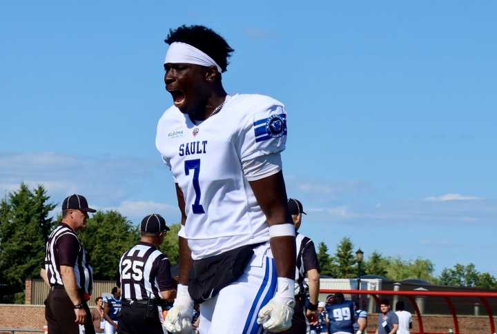 Sault Cougars hit the ground running in Canadian Junior Football League debut