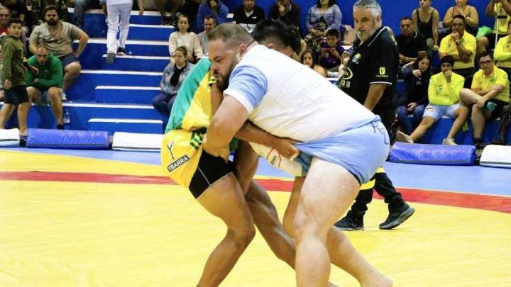 Un canario pasa a la lucha leonesa
