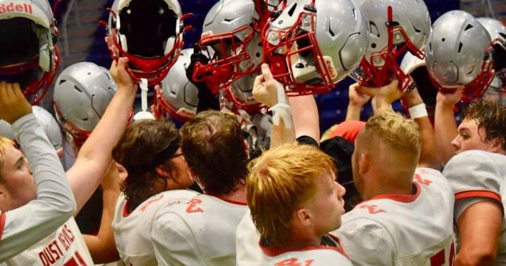 Dust Devils drop opening game in football