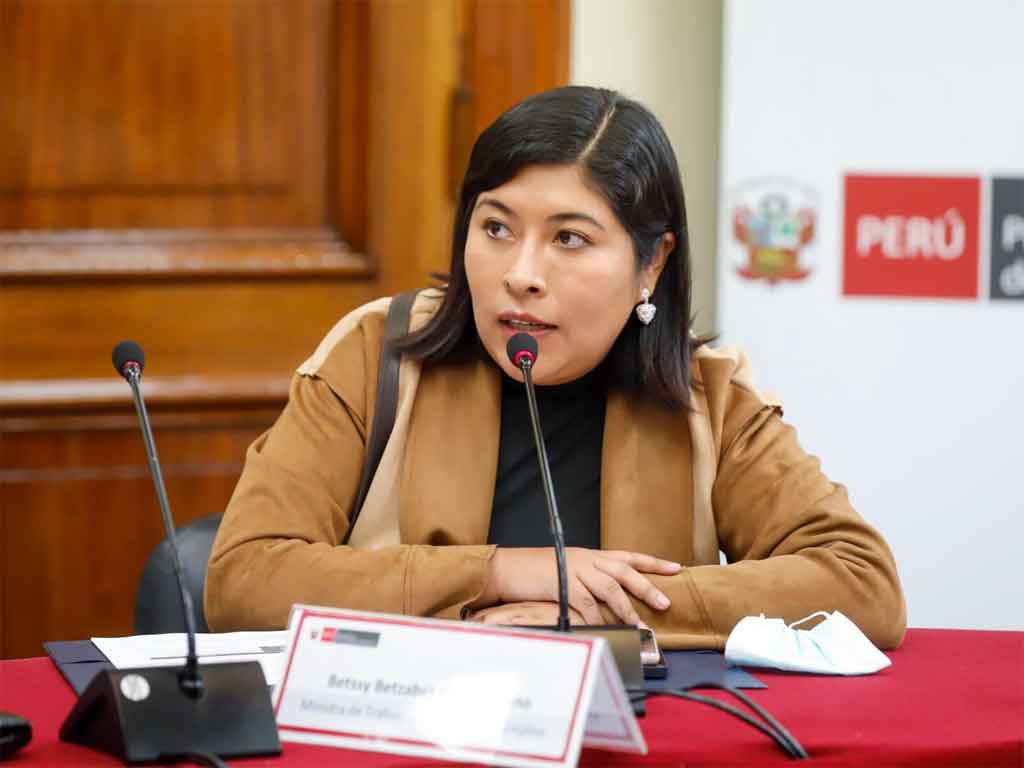 Exministra en ayuno de protesta puede morir en tres días