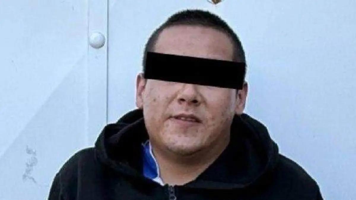 Detienen a hombre que portaba un arma larga de alto calibre y presunta droga