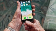 ¿Cómo usan la IA los adultos mayores?