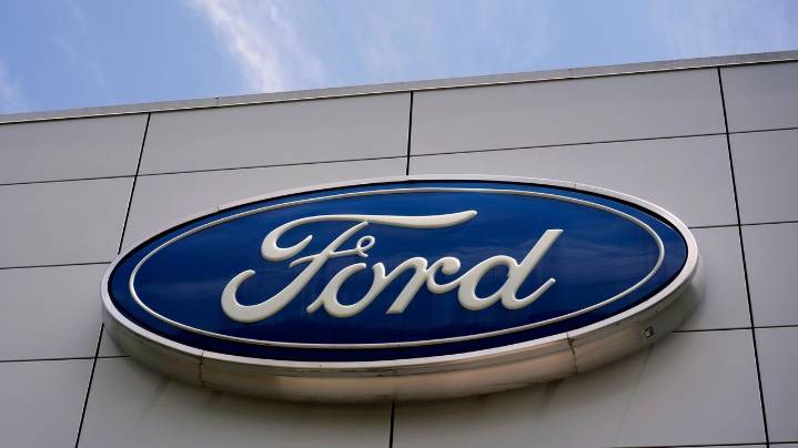 Ford recalls more than 355,000 pickup trucks over instrument display failure on the dashboard
