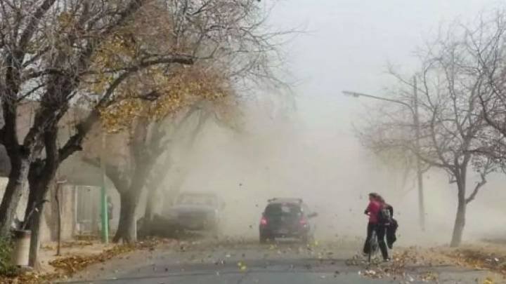 Atención a la fuerza del viento Zonda en Mendoza: qué dice el Servicio Metereológico Nacional