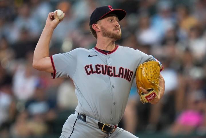 Santana drives in 4, Kayfus knocks in 3 to lead Guardians past White Sox 9