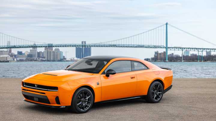 Dodge announces new Charger, powered by 'Sixpack' straight 6 engine