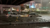 Autos Quedan Varados en Avenidas Inundadas por Fuertes Lluvias en Monterrey
