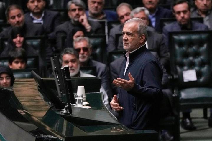 Iran’s president mocks Netanyahu over pledge of help in water crisis