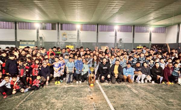 Claudia Loyola dio inicio a la 1° Copa Challenger Infantil en el mes de las infancias en Camarones