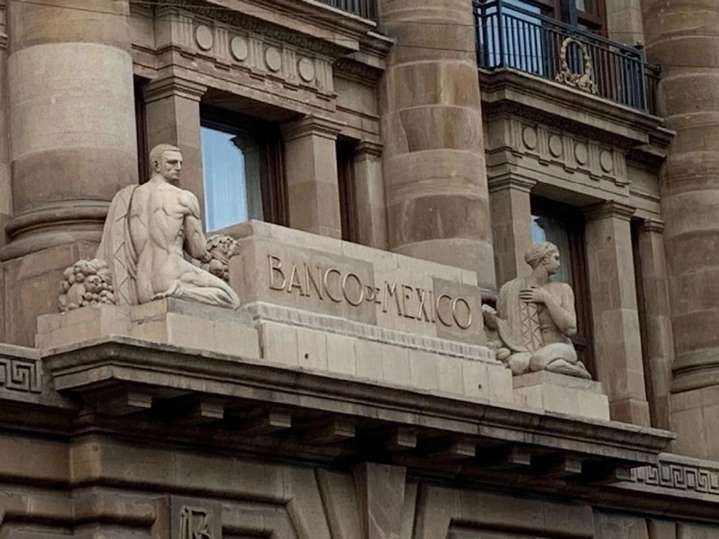 Crédito al consumo privado creció 9.8% en julio: BdeM