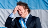 Sin nuevos milagros, Milei busca predicadores