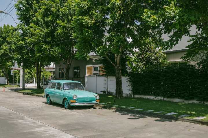 Dear Abby: I asked him not to park in front of my house, but he still does it. Who’s wrong?
