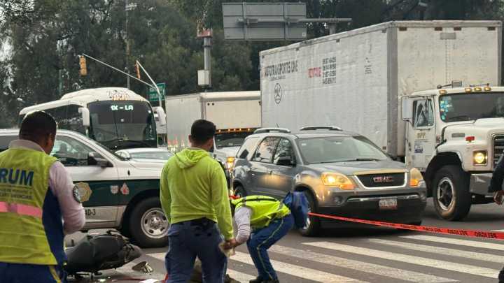 Motociclista muere en la GAM; conductor responsable no respetó semáforo y se dio a la fuga